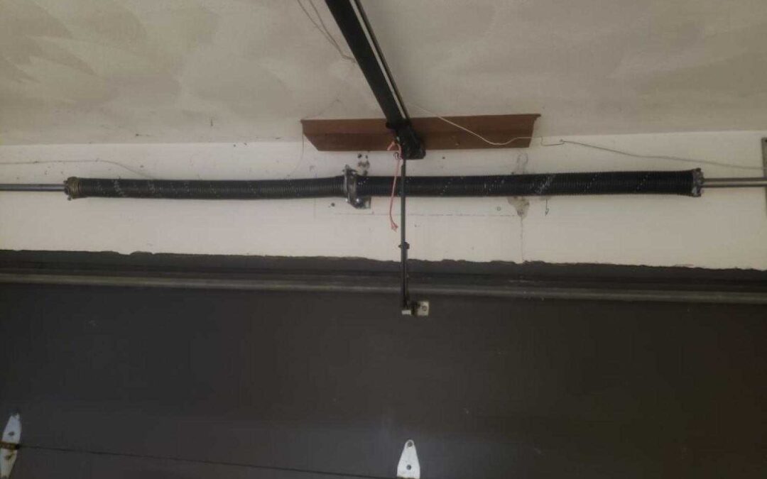 Garage Door Maintenance 30th Ave, East Moline, IL