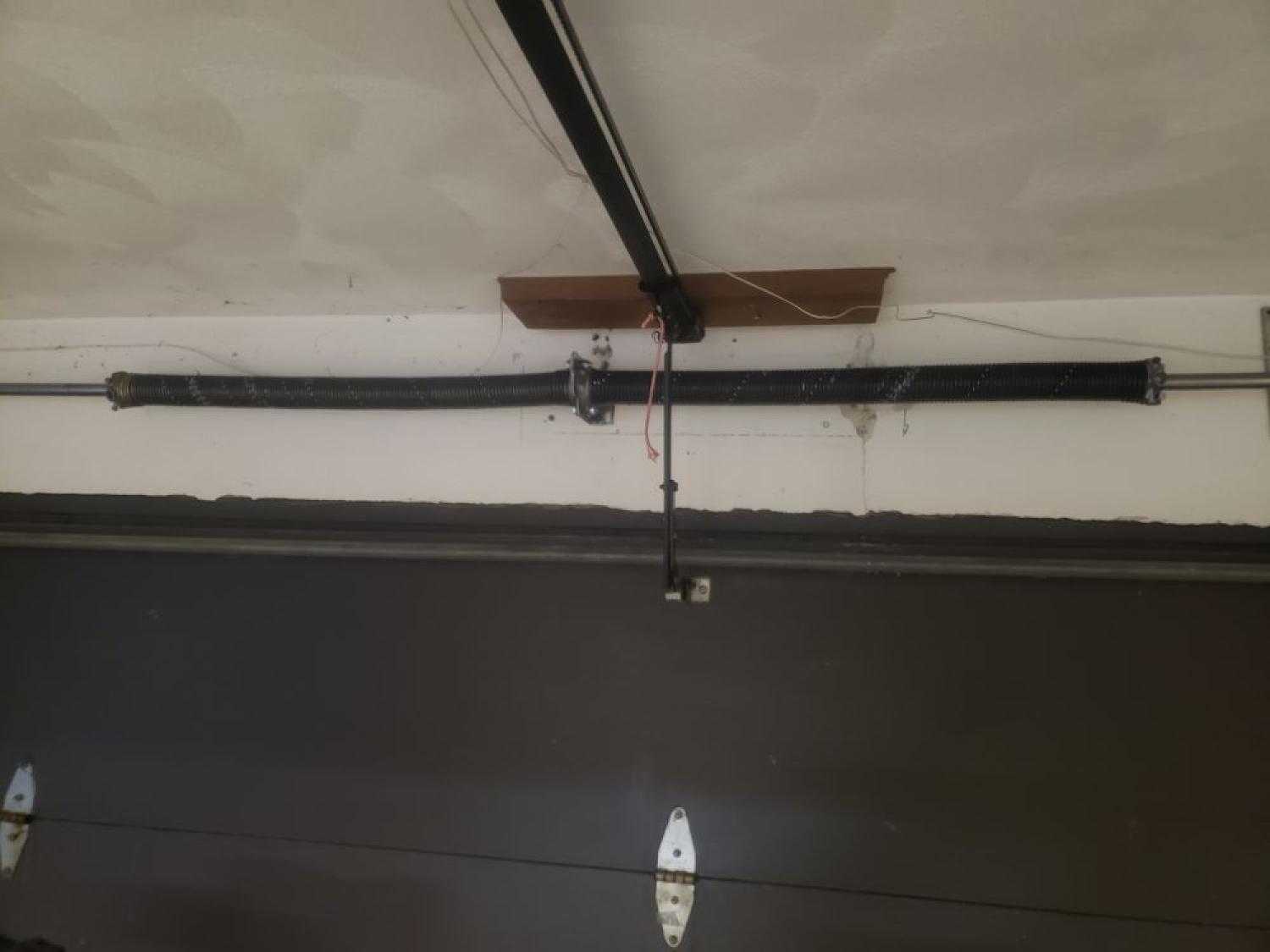 Garage Door Maintenance 30th Ave, East Moline, IL